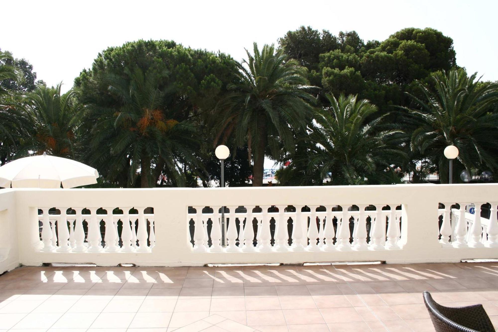 Villa Imperiale Hotel Spotorno Bagian luar foto